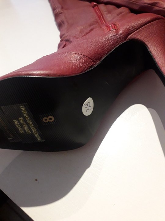 Støvler. Rød læder med 12cm hæl. Str.38
