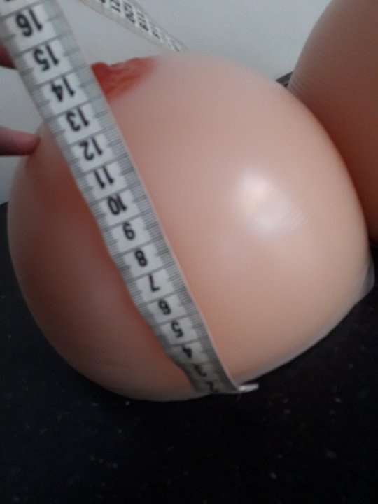 Brystproteser i super store med en vægt på 3-9 kg for et par.  BESTILLES HJEM!