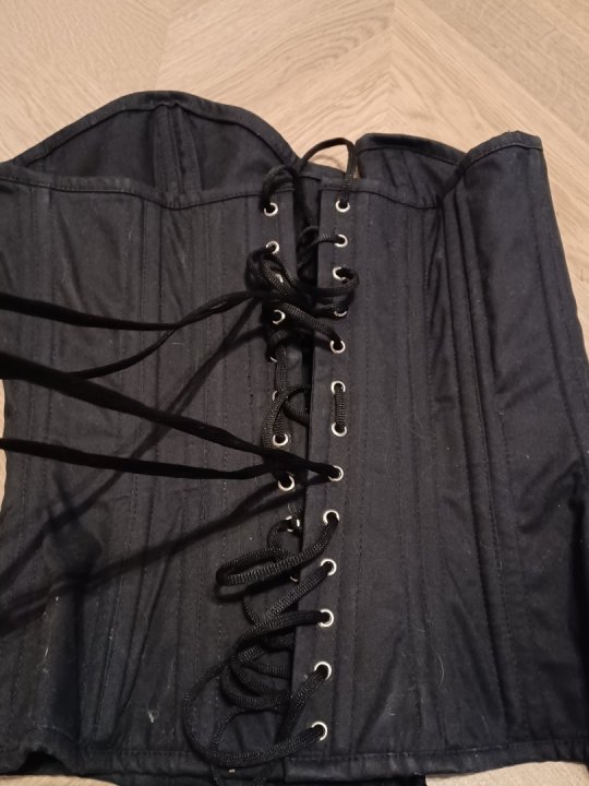 Corset i sort bomuld str. 76 cm/ EU44