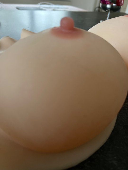 Brysttorso realistisk med silicone. Str E sk&aring;l